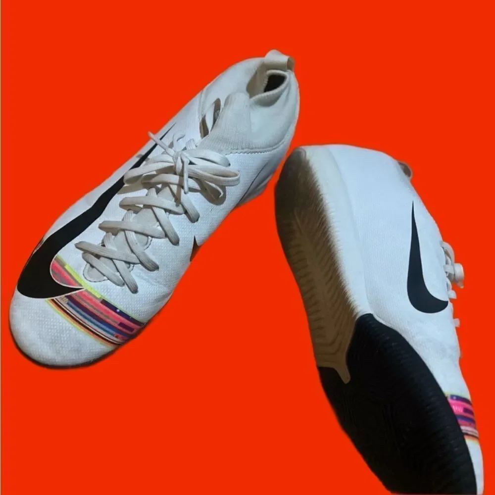 Nike White and Black Sneakers with Multicolor Accents